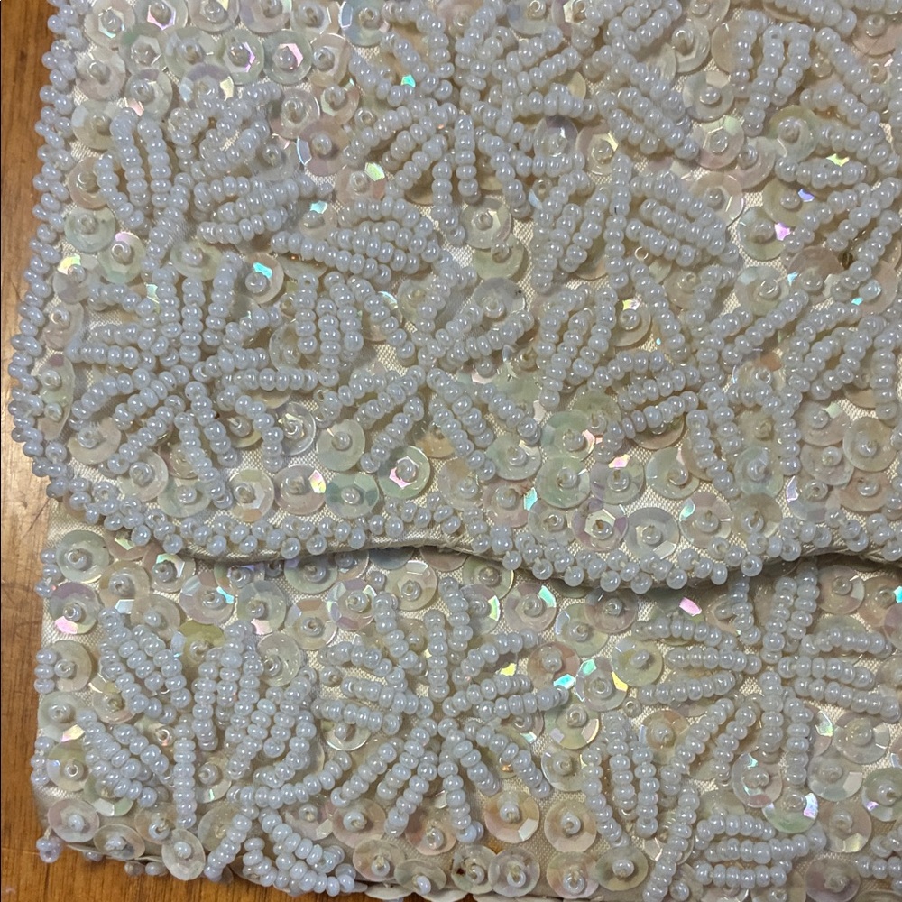 Elegant White Beaded Clutch - Picture 2 of 7